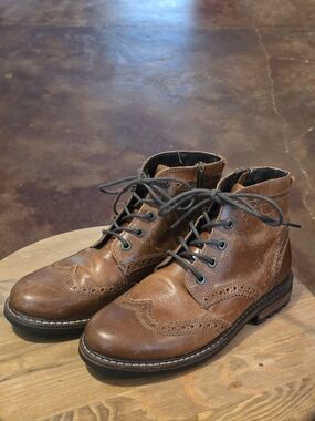 Crevo Speak Easier Wingtip Boots Chestnut Leather Lace-Up Men's 9.5